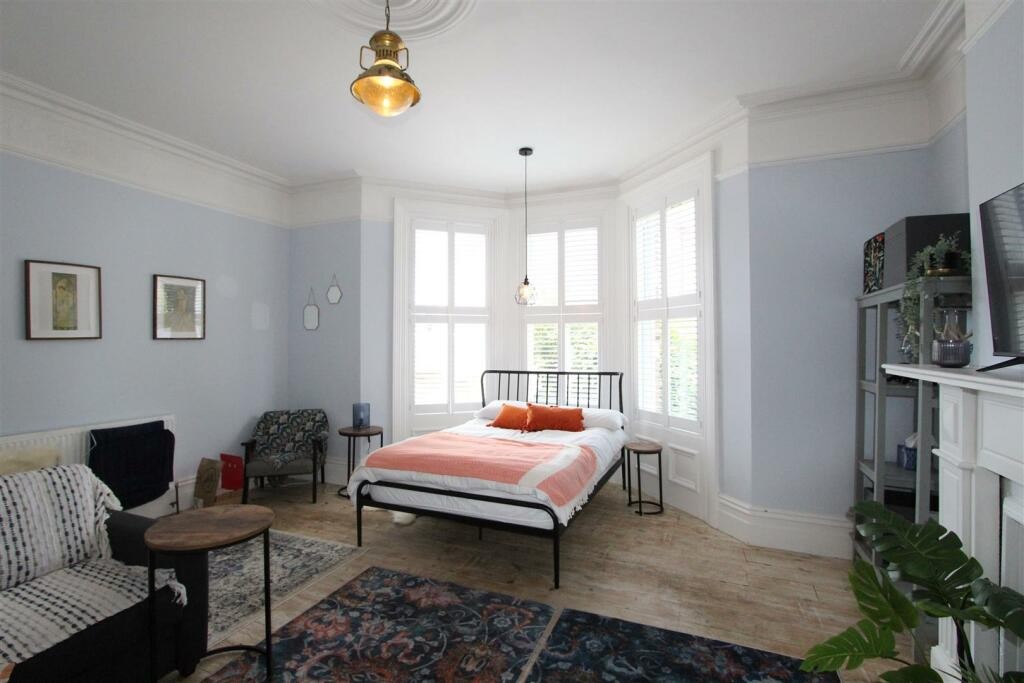 BH5, Crabton Close Road, Bournemouth 1 bed flat/apartment Private