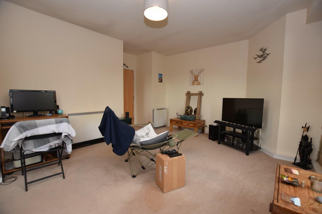 HD3, Parkland Avenue, Huddersfield 1 bed flat/apartment Private