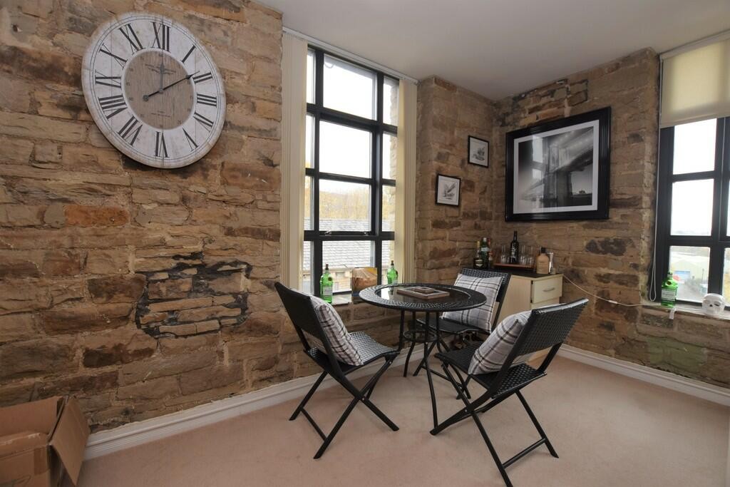 HD3, Parkland Avenue, Huddersfield 1 bed flat/apartment Private